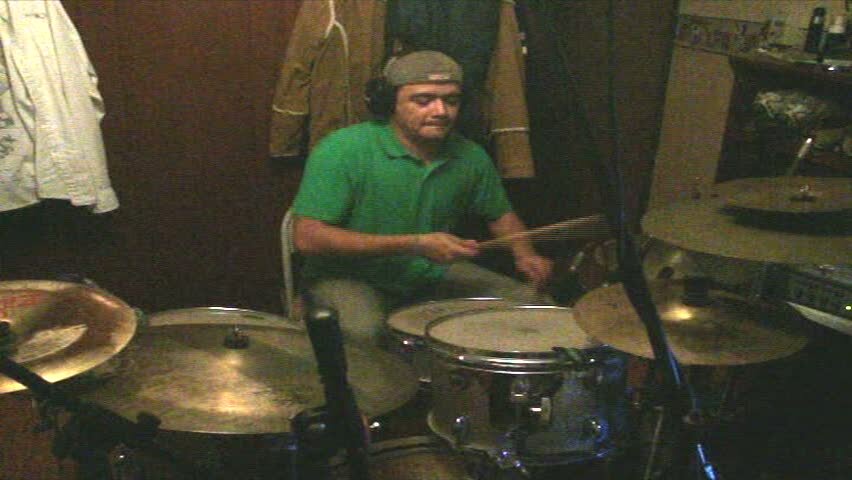 Playing with Drumless 